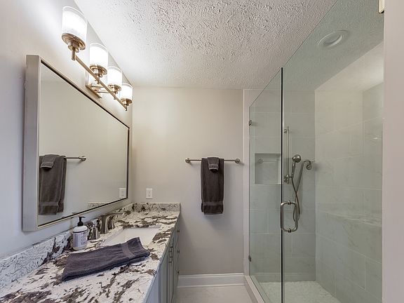 5th image of 206 Jody Lynn Ct