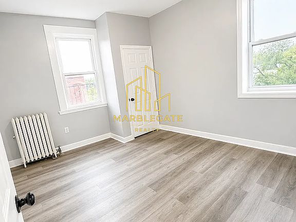 3rd image of 233 Littleton Ave #11E