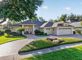 1880 Edgewater Dr, Mount Dora, FL 32757