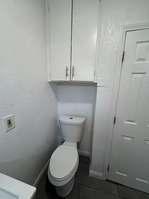 2 bed, 1.0 bath, 850 sqft, $2,300 — Photo 3