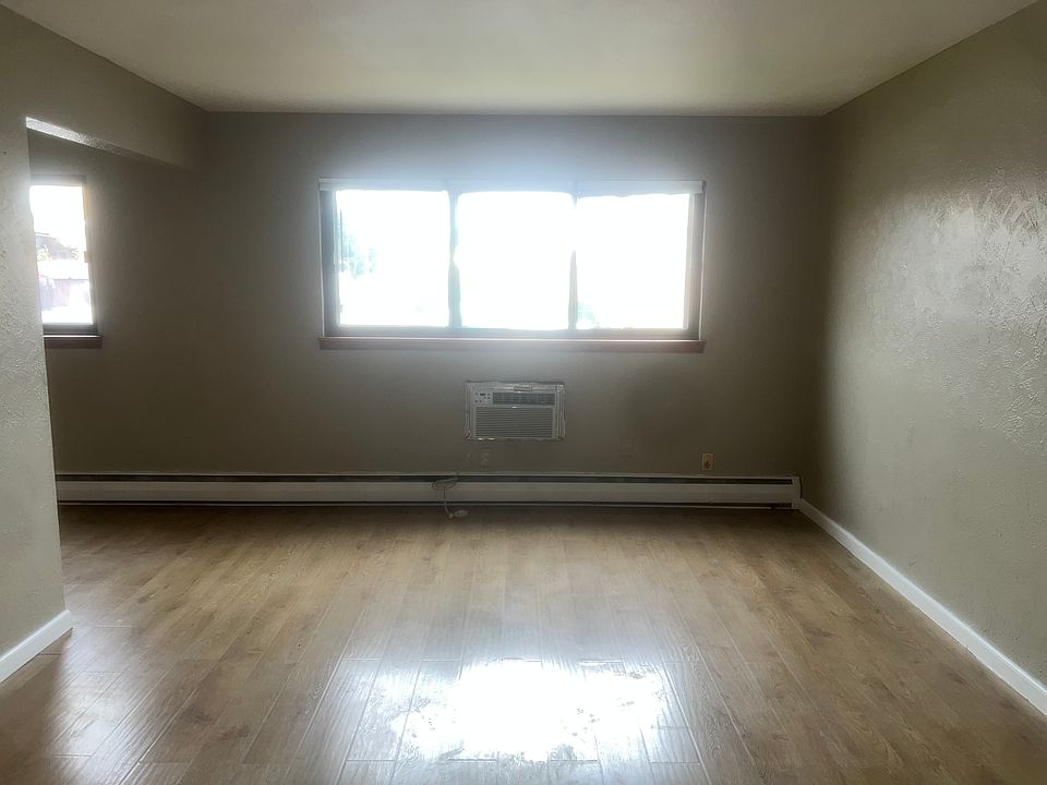 2nd image of 165 Wheelock Pkwy W APT 202