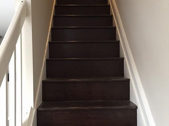 STAIRS LEADING TO BEDROOMS