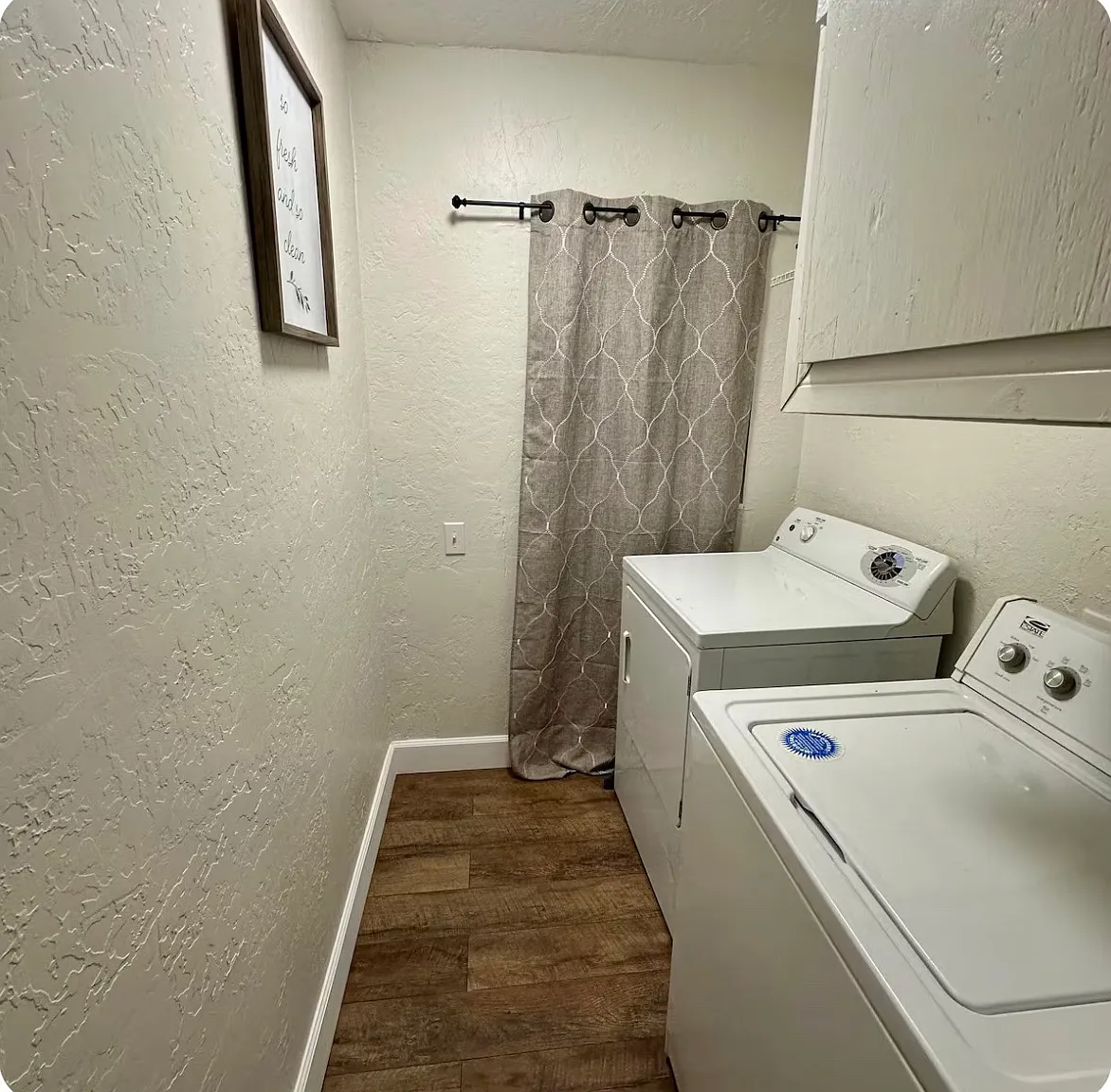 4 bed, 1200 sqft, $1,450 — Photo 2