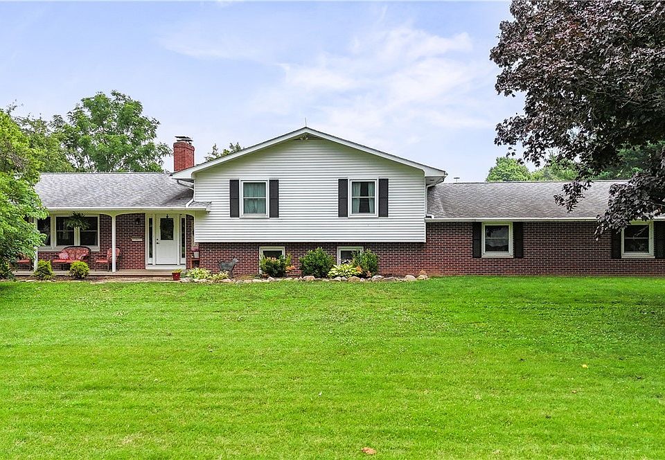 1st image of 25 Harclay Ct