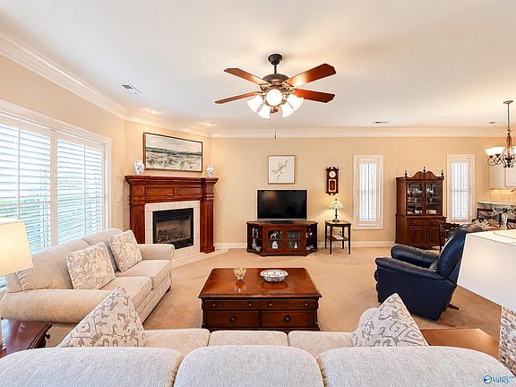 3rd image of 3704 Sabine Ct SW