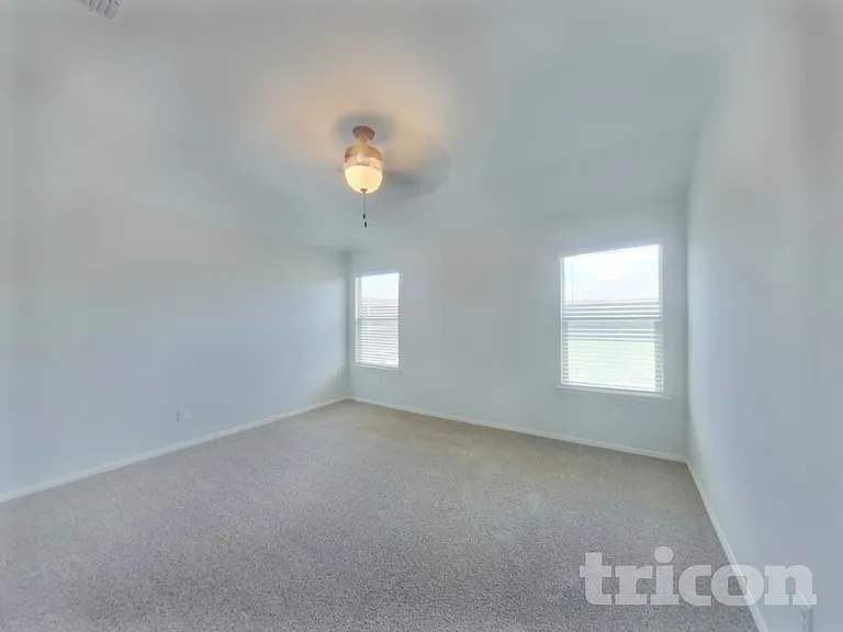 9216 Castorian Dr — Photo 5