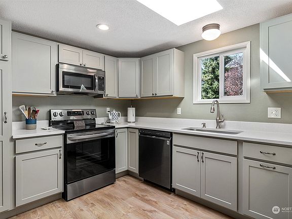 5th image of 1111 Archwood Drive SW #246