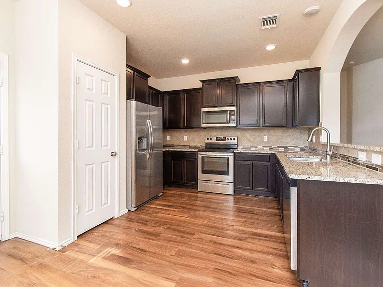 2319 Pintail Loop — Photo 8