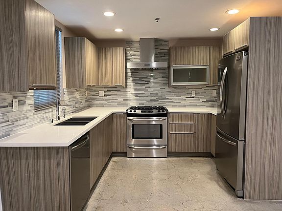 3rd image of 13309 Woodbridge St APT 105