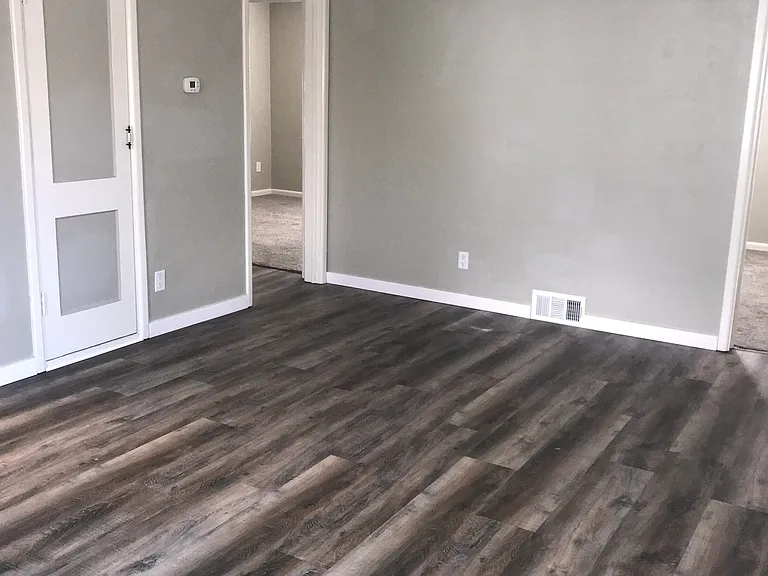 822 Kilian Blvd SE — Photo 4