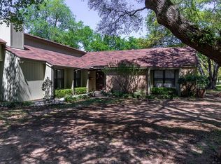 10214 Glennswood Dr, Navasota, TX 77868