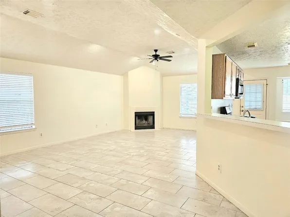 13814 Dentwood Dr, Houston, TX 77014