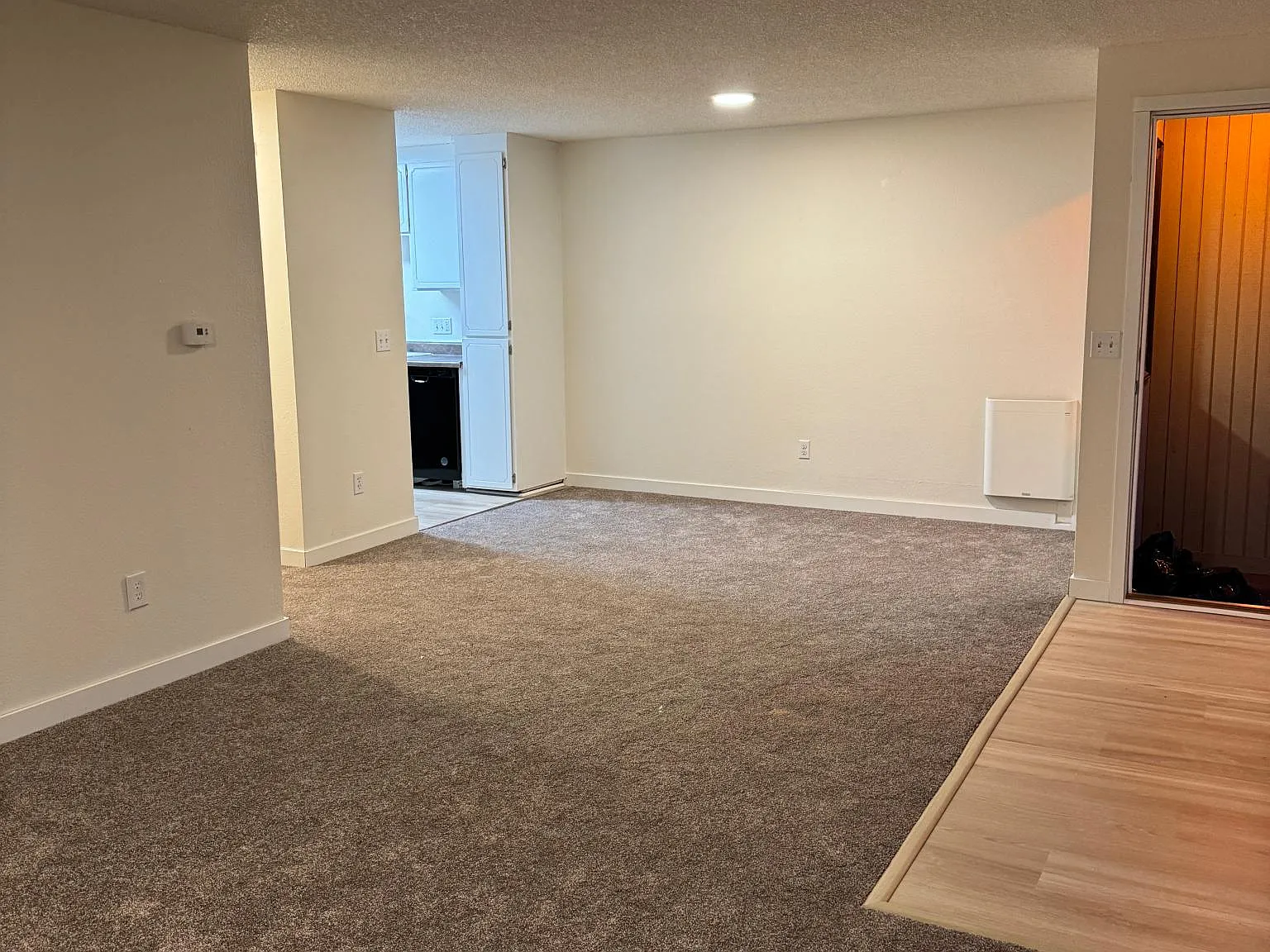 3 bed, 1030 sqft, $2,200 — Photo 3