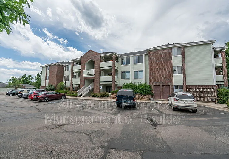 33 S Boulder Cir #209 — Photo 16