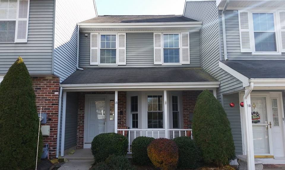 1st image of 13 Ardsley Ct