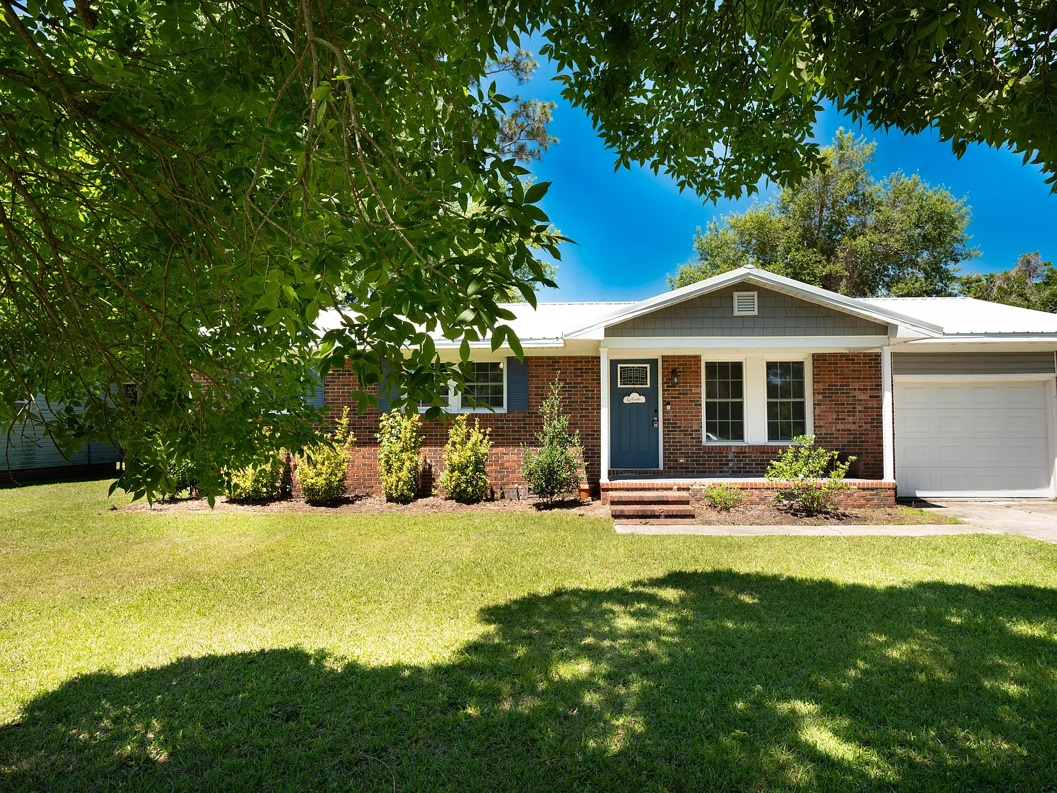218 Forestview Drive - 1 — Photo 4