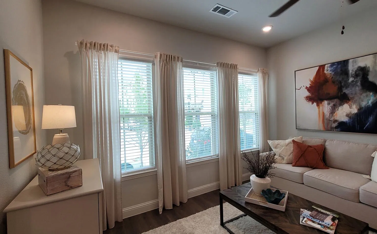 3 bed, 2.5 bath, 1892 sqft, $2,850 — Photo 4