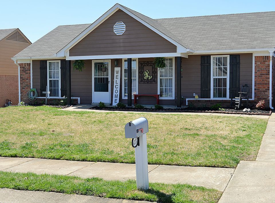 1st image of 6275 Oak Run Dr E