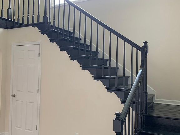3rd image of 221 E Walnut St