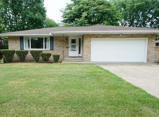 898 E Meadowlawn Blvd, Seven Hills, OH
