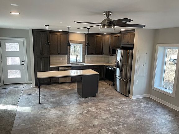 5th image of 26460 Peninsular Dr