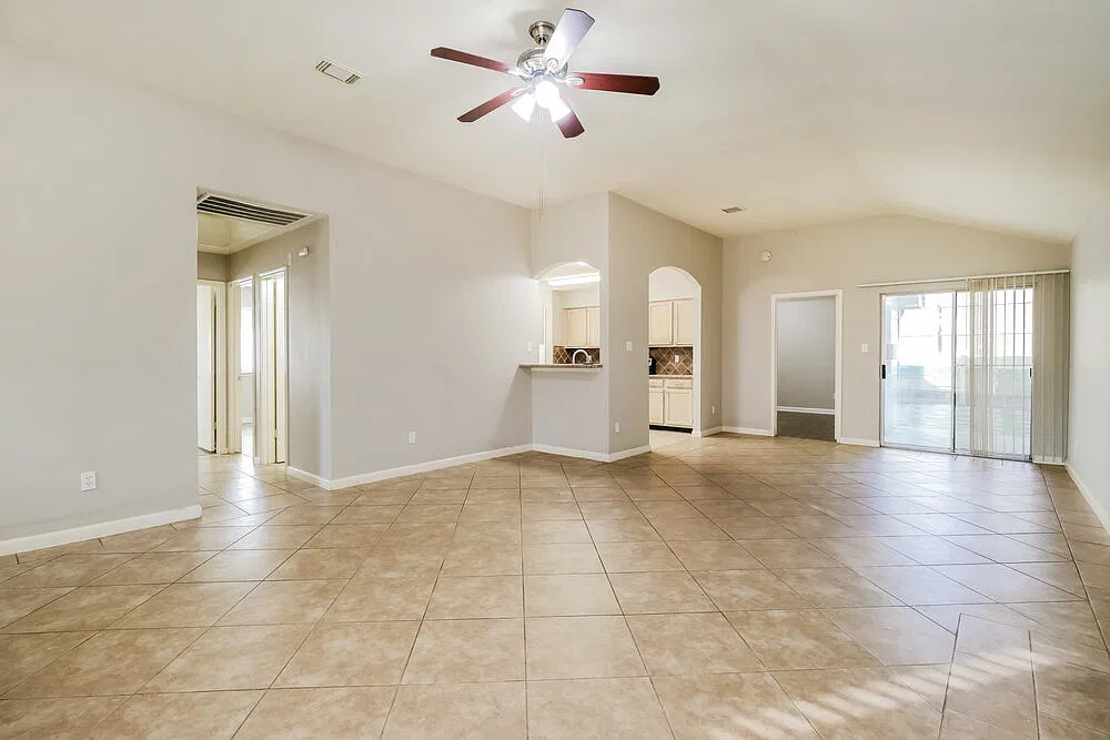 3 bed, 2.0 bath, 1540 sqft, $2,640 — Photo 4