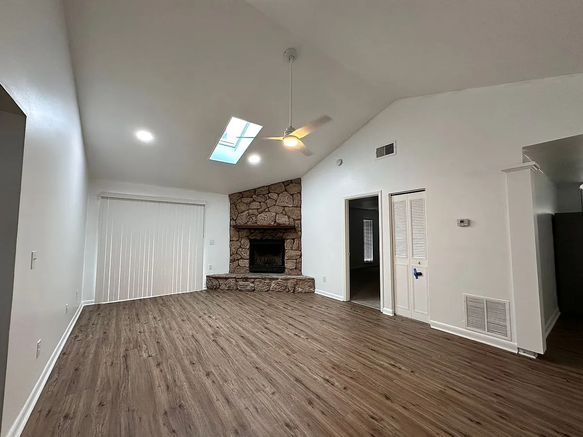 Building Photo - 2538 Green Spring Dr