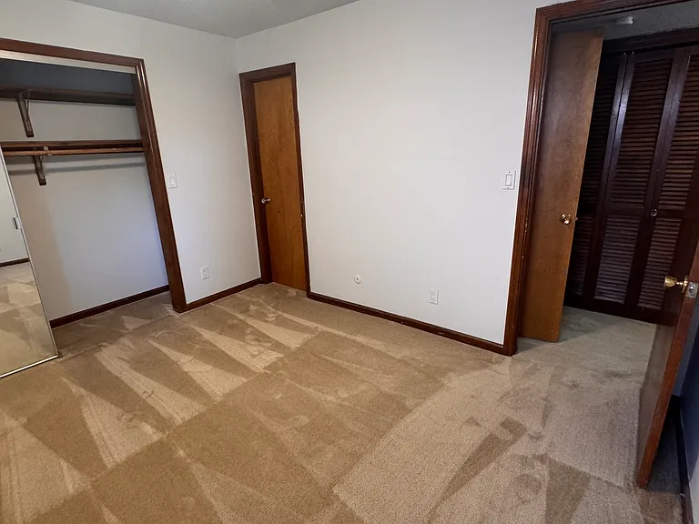 210 E 40th St #17 — Photo 18