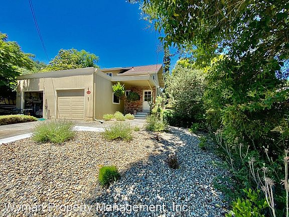 2nd image of 26 Griggs Ln