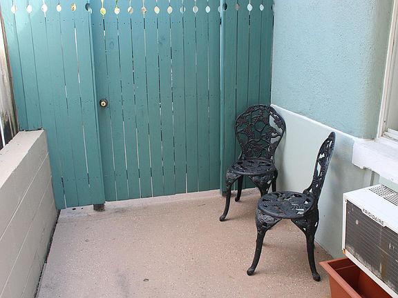 2nd image of 206 9th Ave NE #6