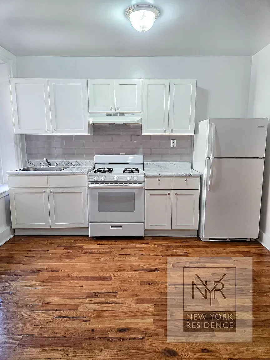 721 Walton Avenue — Photo 1