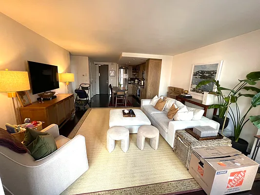 Rented by BATTERY PARK CITY RESIDENTIAL LLC | media 7