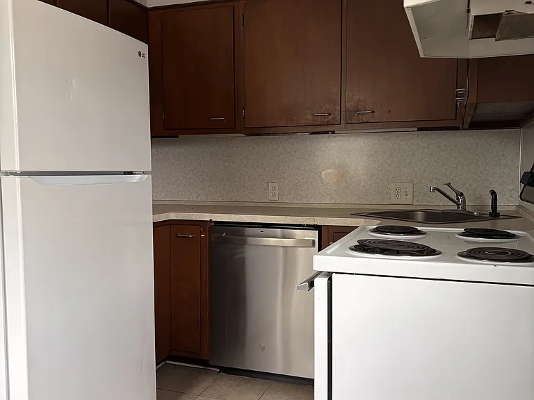 1676 Western Ave #1A — Photo 3