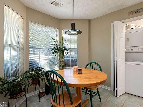 5th image of 112 Fowler Ct