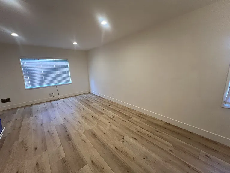 5429 Cambridge St — Photo 5