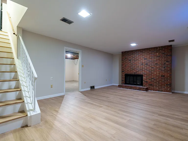 51 Mimosa Dr #31 — Photo 7
