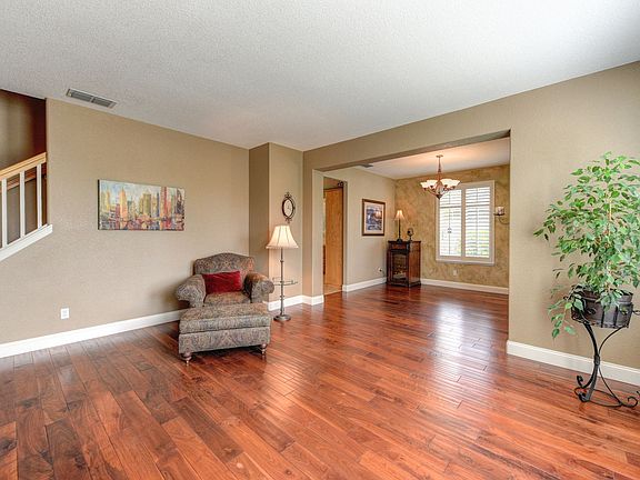3rd image of 1030 Pintail Cir