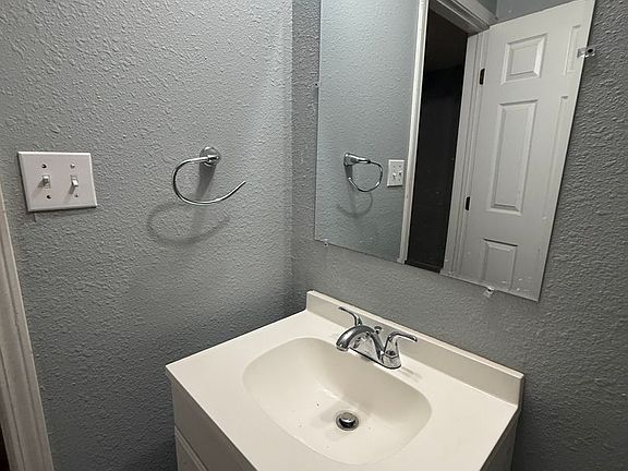 5th image of 2803 E 44th Pl N