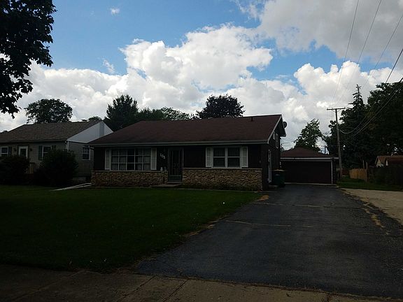 3rd image of 105 Park Dr
