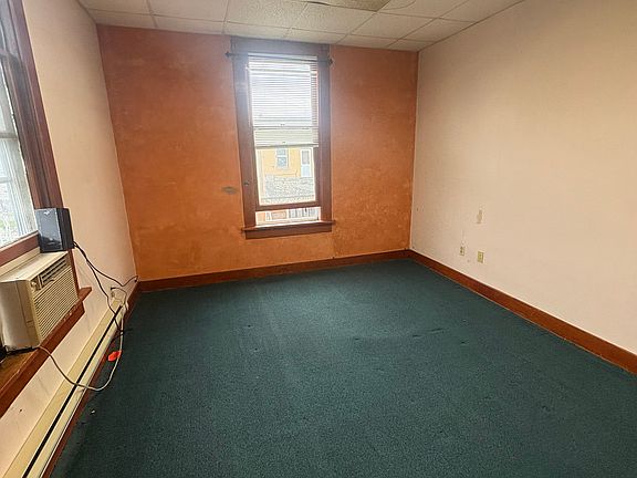 4th image of 211 S Main St #2