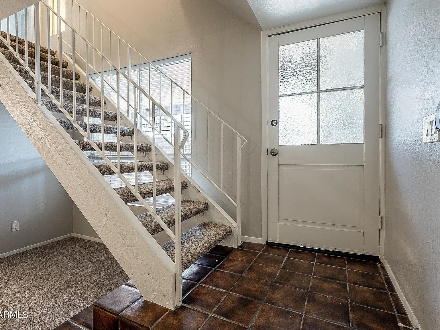 3 bed, 2.5 bath, 1290 sqft, $2,100 — Photo 3