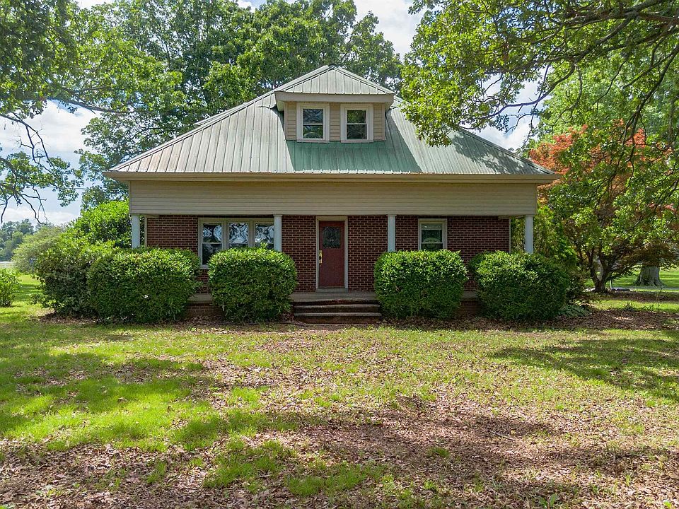 1st image of 893 Peach Orchard Rd