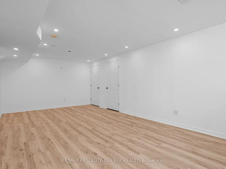 2269 Sandman Cres — Photo 30