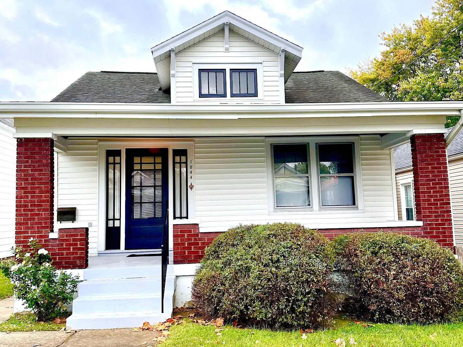 3 bed, 1600 sqft, $2,100 — Photo 1