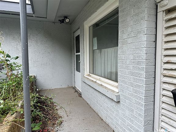 2nd image of 515 9th Street NE