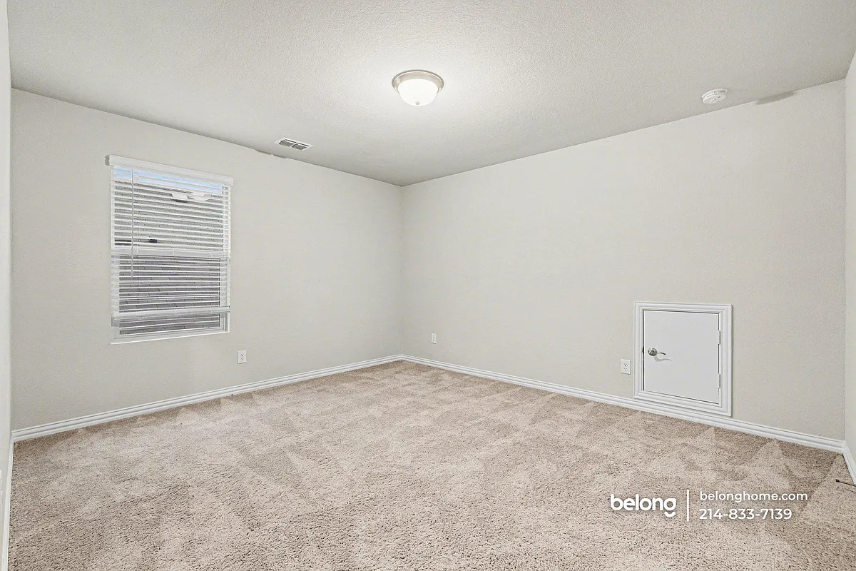 Building Photo - 3416 Kingsview Dr