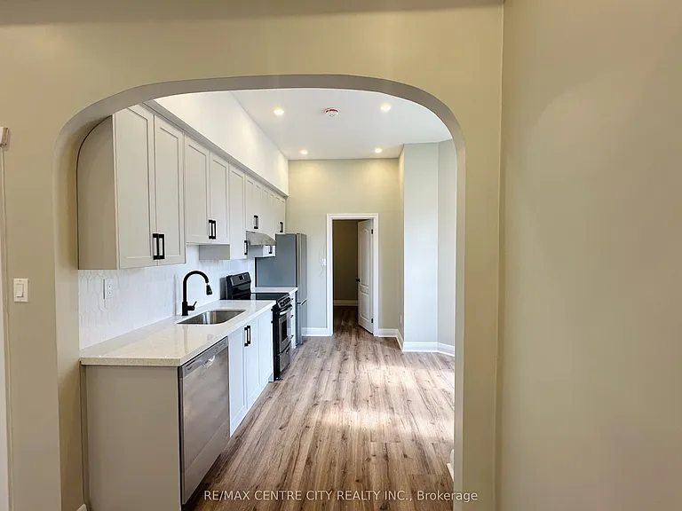 81 Curtis St #1 — Photo 9