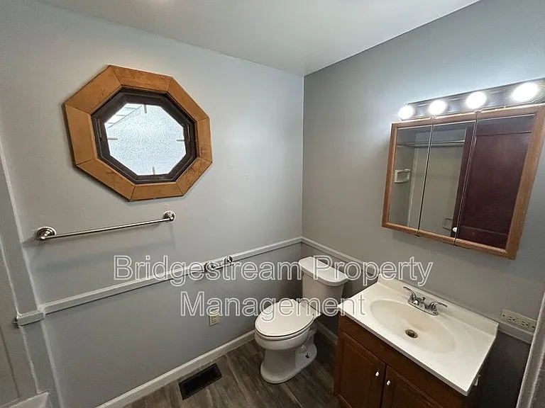 51 S Sperling Ave — Photo 5