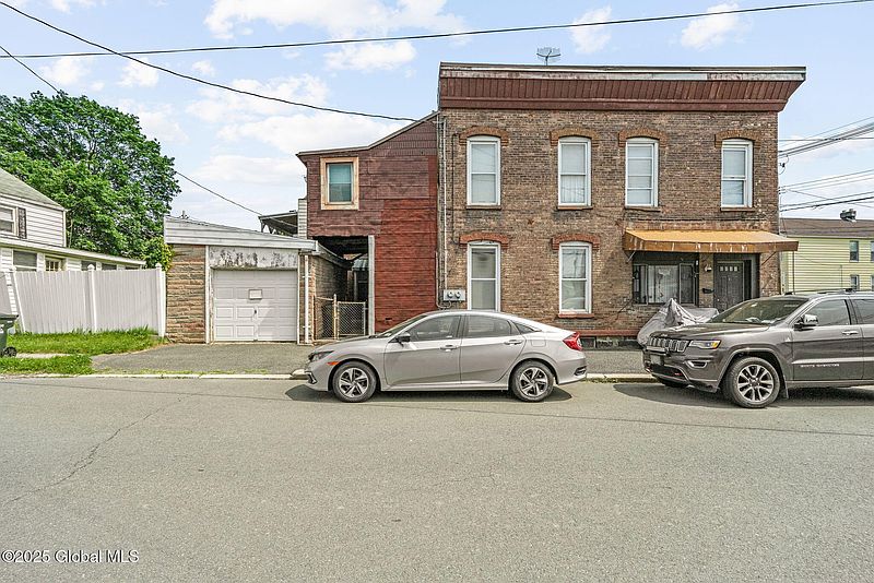 5th image of 102 Hudson Avenue