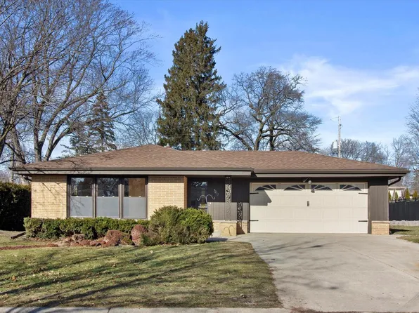 5233 Roberts DRIVE, Greendale, WI 53129